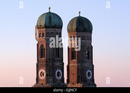 Kathedrale Kirchtürme Stockfoto