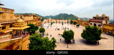 Einen weiten Blick vom Gipfel des Amer Fort. Jaipur, Rajasthan, Indien. Stockfoto