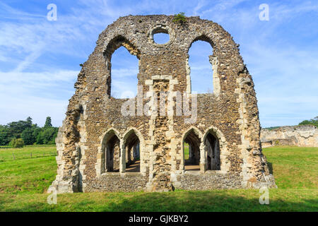 Ruinen von Waverley Abtei, gegründet im Jahre 1128, die ersten Zisterzienser-Abtei in England, eine geplante Ancient Monument in der Nähe von Farnham Stockfoto