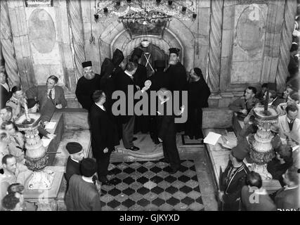 Kalender der religiösen Zeremonien in Jerusalem Osterzeit, 1941. Orthodoxe heilige Feuer. matpc.04424 Stockfoto