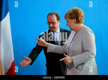 Francois Hollande, BKin Angela Merkel - Treffen der dt. Bundeskanzlerin Mit Dem Italienischen Ministerpraesidenten Und Dem fran Stockfoto