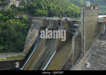 Kraftwerk Wand Wasserkraft Stockfoto