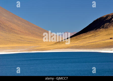 blauen Bergsee Stockfoto