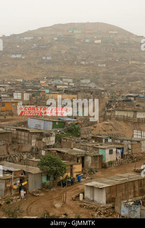 Slums in lima Stockfoto