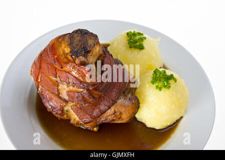 bayerischen Schweinefleisch mit Kartoffelknödel Stockfoto