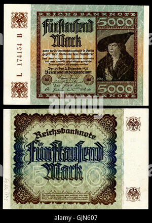 Die während der Weimarer Republik ausgegebene ReichsBanknote 1922 für 5000 Mark stellt die Hyperinflation-Periode in der deutschen Wirtschaftsgeschichte dar. Stockfoto