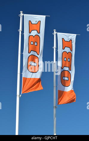 Zeichen der OBI gegen blauen Himmel Stockfoto