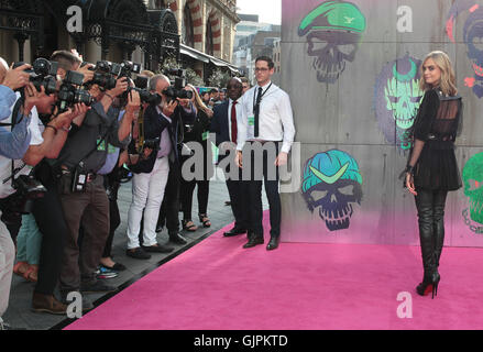 LONDON - 3. August 2016: Cara Delevingne besucht die Suicide Squad-Film-Premiere am 3. August 2016 in London Stockfoto