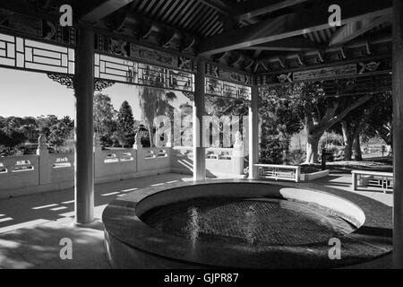 Wasserspiel im Nurragingy Reserve Stockfoto