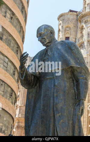 Statue von Ángel Herrera Oria, 1886 –1968. Bischof von Málaga Stockfoto