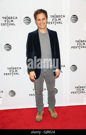 Wie verrückt "Premiere - 2016 Tribeca Filmfestival in Chelsea Bow Tie Kinos am 14. April 2016 in New York City.  Mitwirkende: Gael Garcia wo: New York, New York, Vereinigte Staaten von Amerika bei: 15. April 2016 Stockfoto