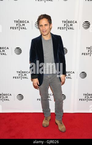 Wie verrückt "Premiere - 2016 Tribeca Filmfestival in Chelsea Bow Tie Kinos am 14. April 2016 in New York City.  Mitwirkende: Gael Garcia wo: New York, New York, Vereinigte Staaten von Amerika bei: 15. April 2016 Stockfoto