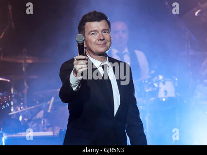 Rick Astley führt bei Liverpool Philharmonic Hall Featuring: Rick Astley Where: Liverpool, Vereinigtes Königreich bei: 15. April 2016 Stockfoto