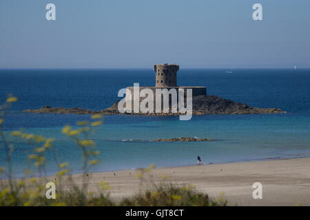 Herrliche Sicht auf la Rocco Tower,St.Ouens Bay, Jersey, Kanalinseln Stockfoto