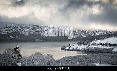 Ein sehr kaltes Bild von Loch Ness im winter Stockfoto