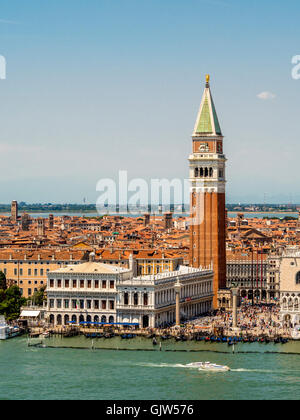 St. Marks Becken mit Blick auf die Piazetta San Marco, Venedig, Italien. Stockfoto