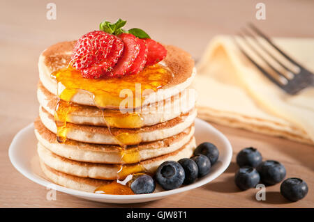 Ahornsirup Pfannkuchen Stockfoto