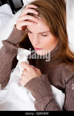 Frau Bett kalt Stockfoto