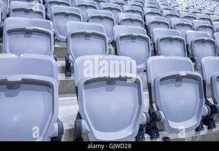 Stadion Sitzreihen bereit in eine neue Anlage Stockfoto