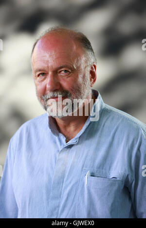 Edinburgh, UK. 17. August 2016. Edinburgh International Book Festival 5. Tag. Edinburgh International Book Festival findet statt in Charlotte Square Gardens. Edinburgh. Abgebildete Andrey Kurkov. Pako Mera/Alamy Live-Nachrichten Stockfoto