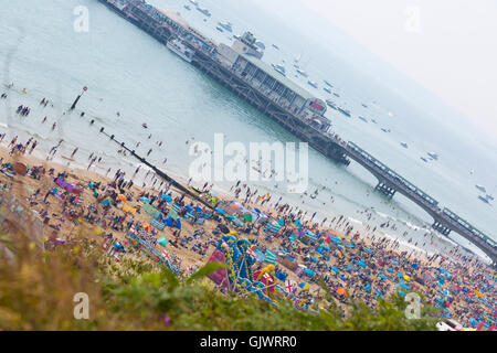 Bournemouth, UK. 18. August 2016. Besucher strömen in Bournemouth für das neunte jährliche Bournemouth Air Festival.  Bildnachweis: Carolyn Jenkins/Alamy Live-Nachrichten Stockfoto