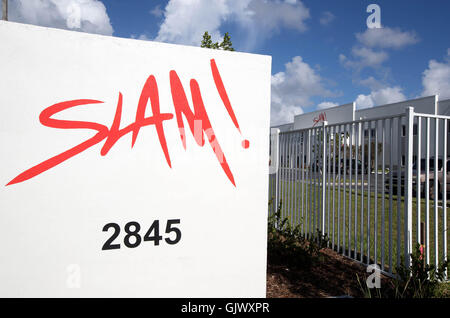 West Palm Beach, Florida, USA. 18. August 2016. SLAM und Somerset Academy Seen Charter-Schulen auf dem Summit Blvd. in West Palm Beach, Florida am 18. August 2016. © Allen Eyestone/der Palm Beach Post/ZUMA Draht/Alamy Live-Nachrichten Stockfoto