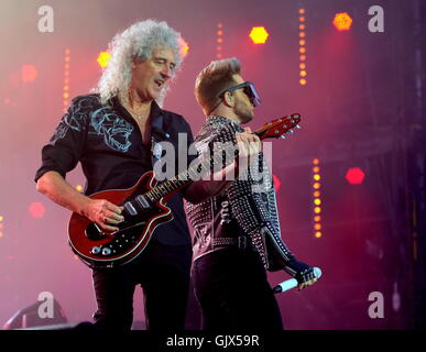 Isle Of Wight Festival, Isle of Wight, 12. Juni 2016, Großbritannien, Königin mit Brian May und Adam Lambert auf der Bühne des IOW Stockfoto