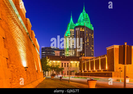 Mobile, Alabama, USA Skyline mit historischen Fort Conde. Stockfoto