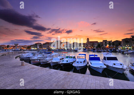 Altstadt von Vodice. Touristische Destination in Kroatien Stockfoto