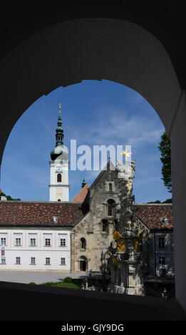 Heiligenkreuz: Heiligenkreuz Kloster: Stiftskirche und Heilige Dreifaltigkeit Spalte, Österreich, Niederösterreich, Niederösterreich, Wie Stockfoto