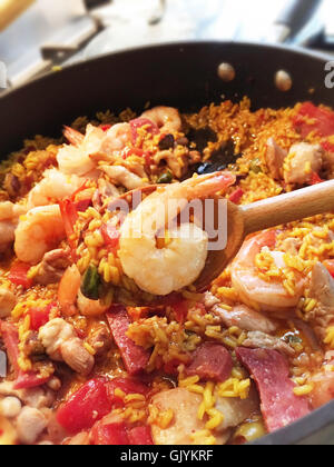 Spanische Paella, Reisgericht, valencianische Hauptgericht Stockfoto