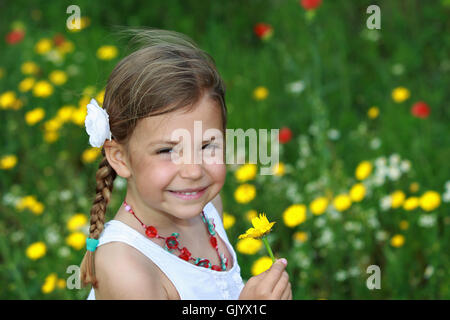 Feld-Daisy-Kind Stockfoto