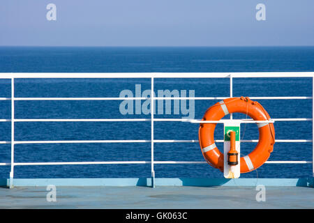 blaue Rettungsring Schiff Stockfoto