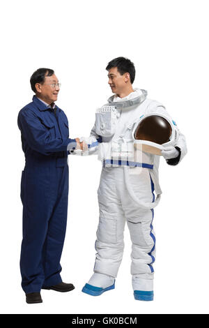 Studio shot männlichen Astronauten und Ingenieure Stockfoto