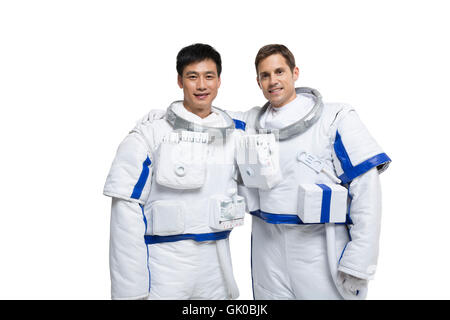 Studio zwei männliche Astronauten geschossen Stockfoto