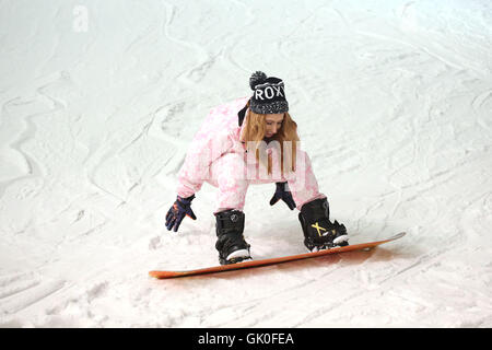 Stacey Solomon und Aimee Fuller nationalen Schulen Snowsport Woche Fototermin statt in The Snow Centre Featuring: Stacey Solomon Where: London, Vereinigtes Königreich bei: 22. April 2016 Stockfoto