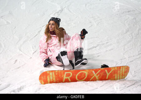 Stacey Solomon und Aimee Fuller nationalen Schulen Snowsport Woche Fototermin statt in The Snow Centre Featuring: Stacey Solomon Where: London, Vereinigtes Königreich bei: 22. April 2016 Stockfoto