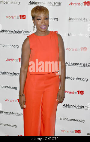 Adrienne Arsht 10. Jubiläums-Gala-Konzert bei Adrienne Arsht Center für darstellende Künste ZIFF Ballet Opera House - Ankünfte mit: Estelle Where: Miami, Florida, Vereinigte Staaten, wann: 21. April 2016 Stockfoto