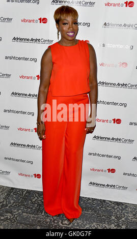 Adrienne Arsht 10. Jubiläums-Gala-Konzert bei Adrienne Arsht Center für darstellende Künste ZIFF Ballet Opera House - Ankünfte mit: Estelle Where: Miami, Florida, Vereinigte Staaten, wann: 21. April 2016 Stockfoto