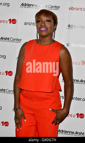 Adrienne Arsht 10. Jubiläums-Gala-Konzert bei Adrienne Arsht Center für darstellende Künste ZIFF Ballet Opera House - Ankünfte mit: Estelle Where: Miami, Florida, Vereinigte Staaten, wann: 21. April 2016 Stockfoto