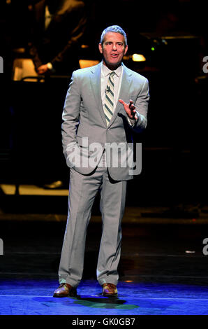 Adrienne Arsht 10. Jubiläums-Gala-Konzert an Adrienne Arsht Center für darstellende Künste ZIFF Ballet Opera House - Performances mit: Andy Cohen wo: Miami, Florida, Vereinigte Staaten, wann: 21. April 2016 Stockfoto