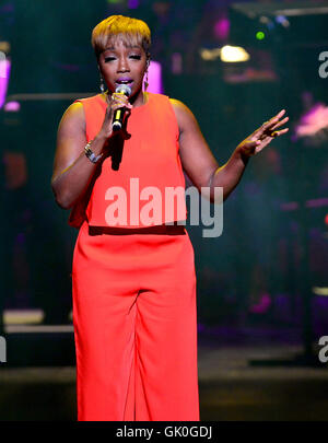 Adrienne Arsht 10. Jubiläums-Gala-Konzert an Adrienne Arsht Center für darstellende Künste ZIFF Ballet Opera House - Performances mit: Estelle Where: Miami, Florida, Vereinigte Staaten, wann: 21. April 2016 Stockfoto