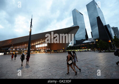 Die schöne Rotterdam Centraal Station ähnelt den Bug eines Schiffes, eine Anspielung auf niederländischen Seefahrtsgeschichte. Stockfoto