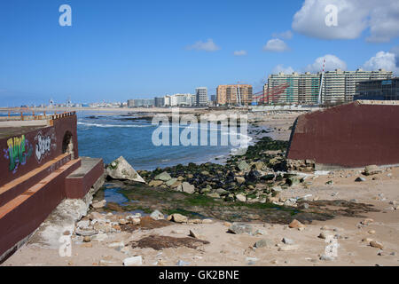 Matosinhos Skyline der Stadt in Portugal, Porto-Gemeinde, alte Waterfront an Adie Atlantik Küste Stockfoto