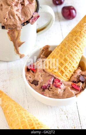 Hausgemachte Cherry Chocolate Ice Cream Stockfoto
