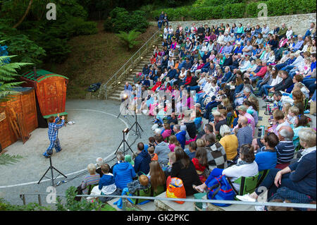 'Danny, Champion of the World' trat im Trebah Garden Amphitheater in Cornwall auf. Stockfoto