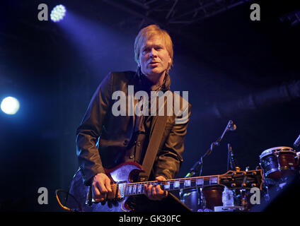 Earl Slick und Bernard Fowler Durchführung von David Bowies "Station zu Station" Album bei Liverpool O2 Academy mit: Steve Norman wo: Liverpool, Vereinigtes Königreich bei: 28. April 2016 Stockfoto