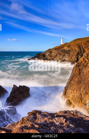 Trevose Leuchtturm an der Nordküste von Cornwall. Stockfoto
