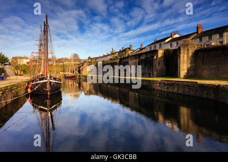 Großsegler im Hafen von Charlestown Stockfoto