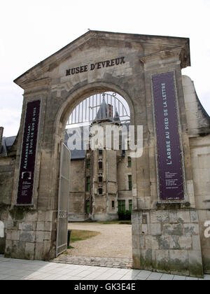 Eingang zum Evreux Museum 6 Rue Charles Corbeau, 27000 Évreux, Frankreich Le Musée d ' Art-Histoire-Archéologie Stockfoto